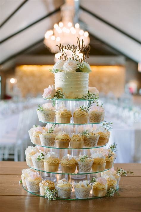 rustic wedding cakes and cupcakes